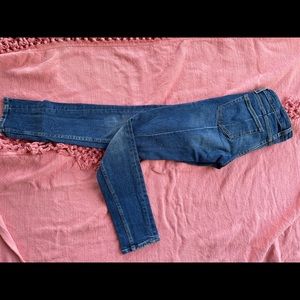 Straight legged Levi’s skinny ankle